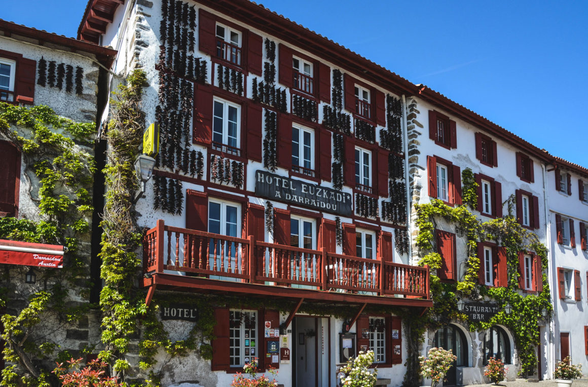 Village d'Espelette au Pays Basque